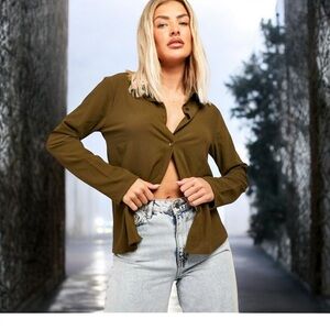 Boohoo - Woven Buttoned Shirt